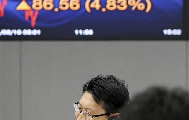 La Bolsa de Seúl cierra con una leve subida ante mejores datos sobre EEUU