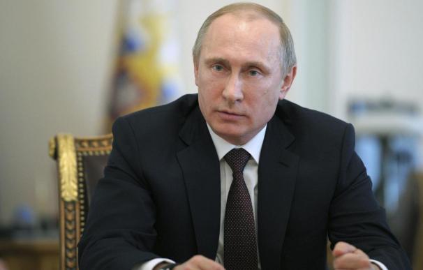 Putin espera "no tener que hacer uso del derecho de enviar tropas a Ucrania"