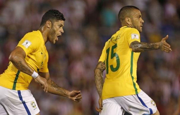Brasil convoca a Dani Alves, Rafinha, Casemiro, Filipe Luís y Diego Alves para la Copa América