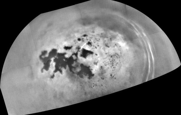 Los mares de Titán pueden bullir con nitrógeno, según la NASA