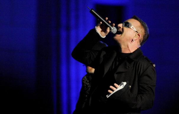 Bono, cantante de U2, operado de urgencia en Múnich