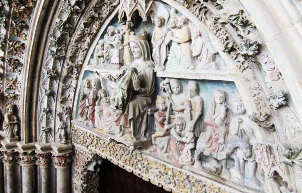 Presentada la portada de Santa María de Olite tras su restauración