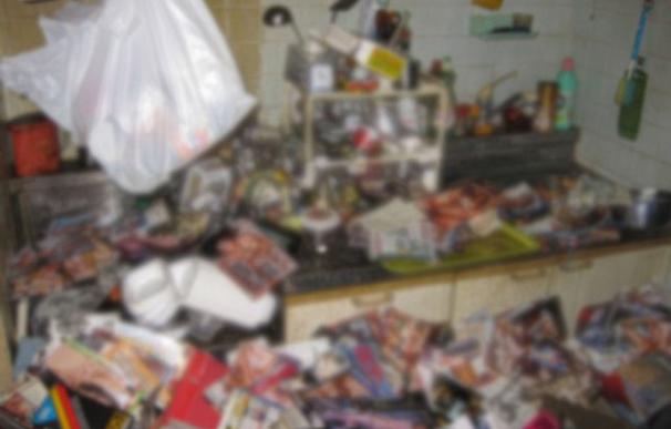 Un japonés muere aplastado por su colección de revistas porno de seis toneladas