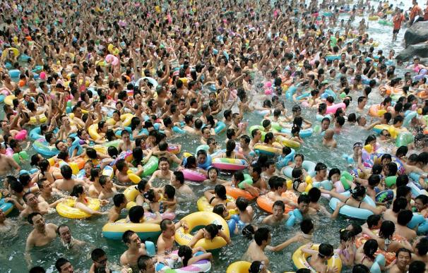 Ojo donde te bañas: en una piscina de 830.000 litros puede haber hasta 70 litros de orina