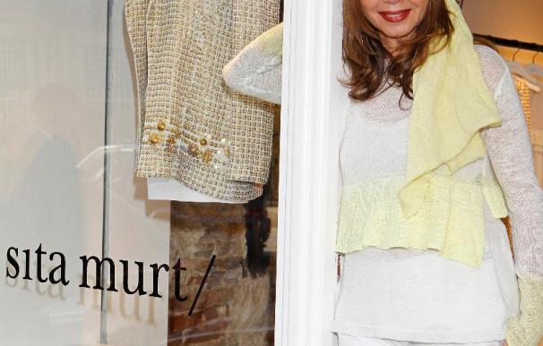 Sita Murt abre una tienda en París amadrinada por Victoria Abril