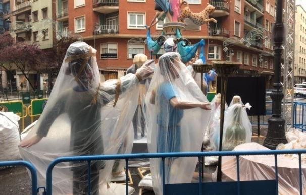La lluvia obliga a suspender la recepción de alcaldes del Ayuntamiento y la Diputación y otros actos falleros