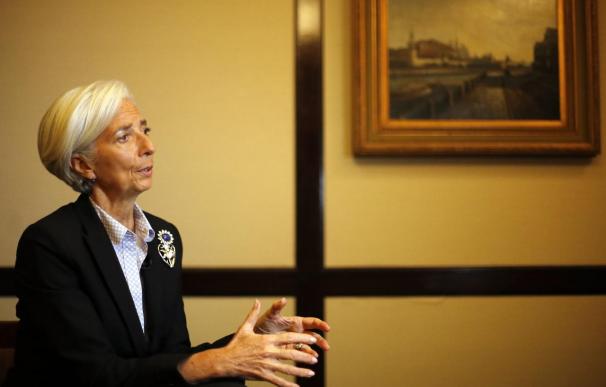 Lagarde dice que la bajada del paro en España es "el principio de un proceso"