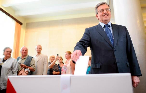 Komorowski es el más votado en Polonia pero hará falta una segunda vuelta, según los sondeos
