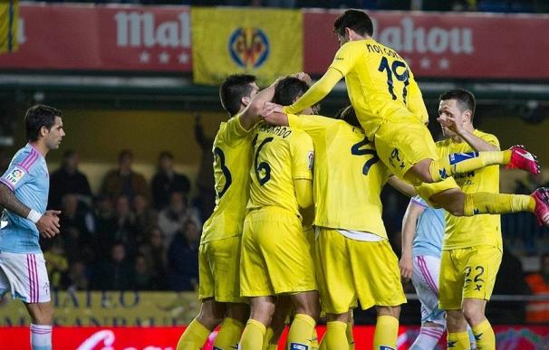 El Villarreal sigue de dulce y Casilla condena al Espanyol