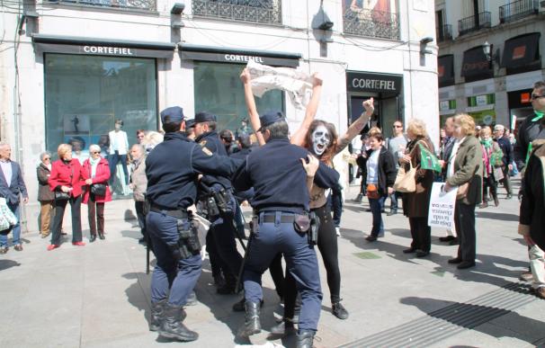Católicos piden 6 años de cárcel en el juicio contra activistas de Femen que se desnudaron por despenalizar el aborto