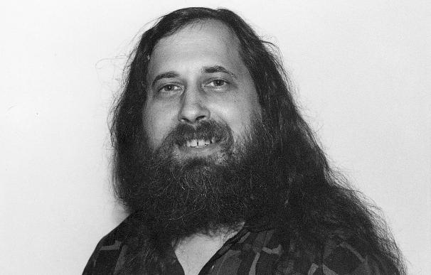 Stallman denuncia que el software privativo "sería el sueño de Stalin" y tilda a sus usuarios de "usados"