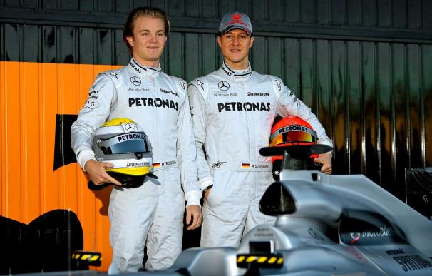 Schumacher exhibe en Valencia el Mercedes W01, con el que busca su octavo mundial