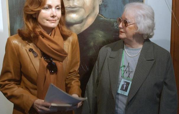 La pintora Sofía Gandarias expone en Praga sus óleos sobre "Kafka, el Visionario"