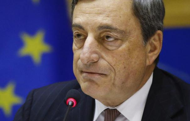 Draghi asegura que el BCE tomará medidas adicionales "si fuera necesario"
