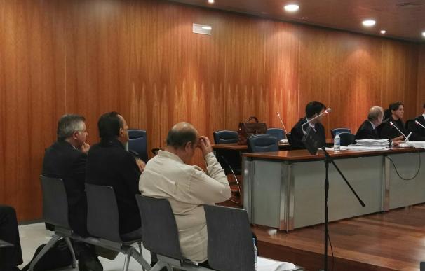 Absuelven a Roca y condenan a multa a Julián Muñoz por irregularidades urbanísticas tras un convenio