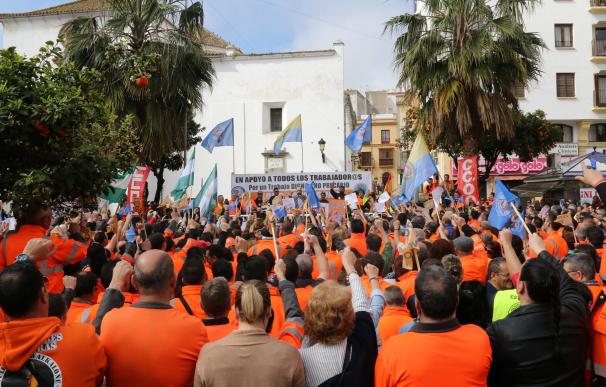 Unas 1.500 personas se manifiestan en Algeciras en apoyo al sector de la estiba