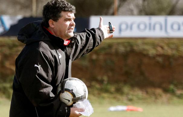 El técnico del Valladolid asegura que "el entrenador está en el mismo peldaño que el futbolista"