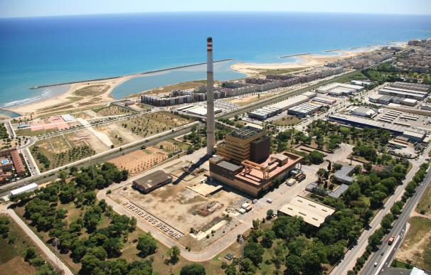La central térmica de Foix en Barcelona empezará su desmantelamiento a final de mes
