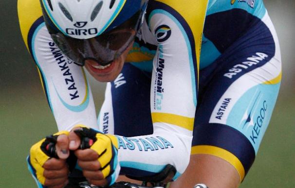 Contador gana el prólogo y es el primer líder