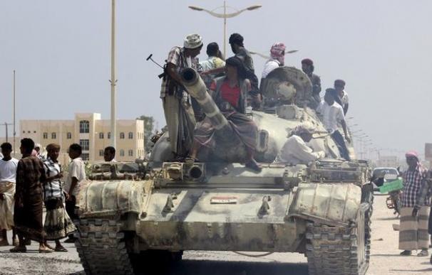 Tropas de Yemen y la coalición matan 800 miembros de Al Qaeda en una nueva ofensiva