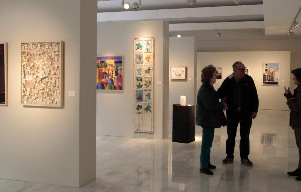 La exposición 'Artistas del Casco Antiguo' muestra en Badajoz obras de 34 pintores, escultores y fotógrafos