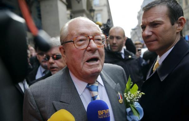 Jean-Marie Le Pen pide "la guillotina" para los yihadistas franceses