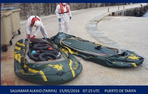 Trasladadas a Tarifa 19 personas rescatadas cuando viajaban a bordo de dos pateras