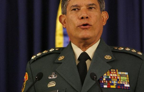 El jefe de las Fuerzas Militares señala que solo Uribe decide el envío de tropas a Afganistán