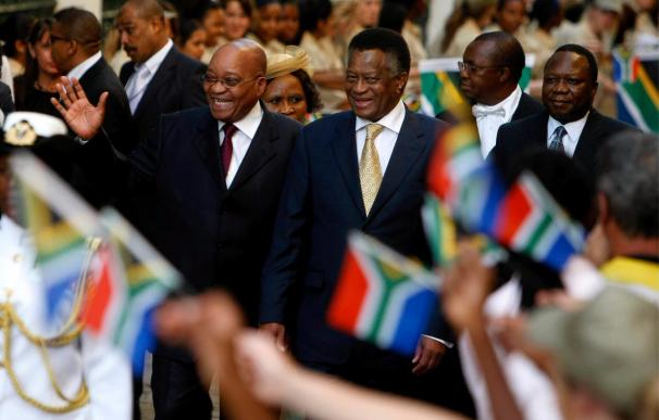 El partido de Mandela celebra la liberación del ex presidente sudafricano en su ausencia
