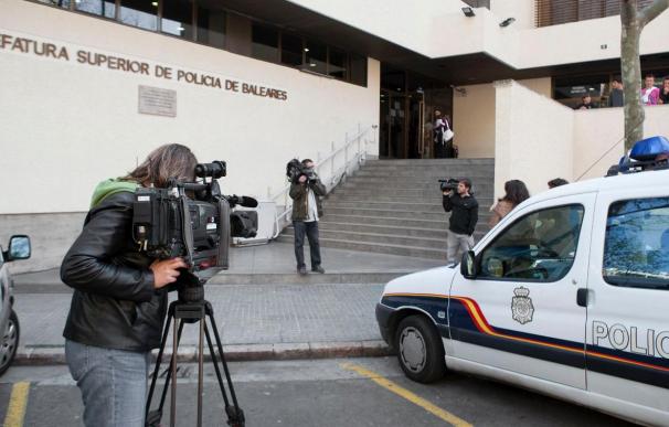 La policía realiza cuatro registros en Mallorca y dos en Madrid
