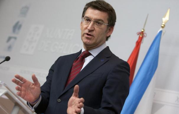 Feijóo ve "discutibles" pero "razonables" los cambios hechos por Rajoy y cree que "habrá que hacer más cosas" en enero