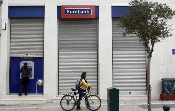 Tres de 4 bancos griegos suspenden pruebas pero solo dos necesitan capital
