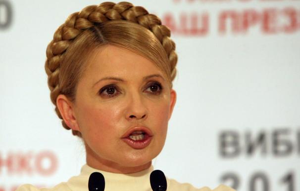 Timoshenko aparece en público pero guarda mutismo sobre el resultado electoral