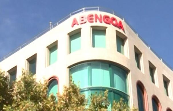 (Amp.) Abengoa anuncia una reestructuración para hasta el 10% de su plantilla en España, unos 500 empleados
