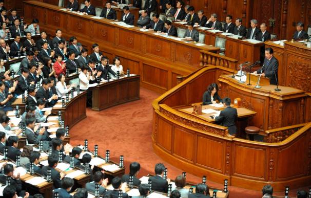La Cámara Baja rechaza la moción de censura contra el Gobierno de Naoto Kan