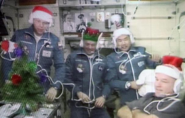 La Soyuz TMA-17 con tres tripulantes a bordo aterriza sin contratiempos