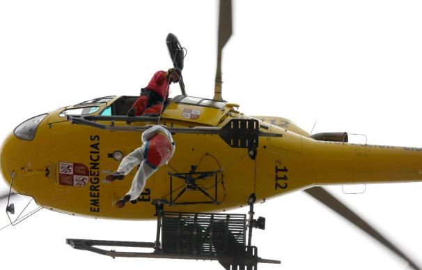 Los bomberos rescatan de madrugada a cinco excursionistas en el Torrent de Pareis