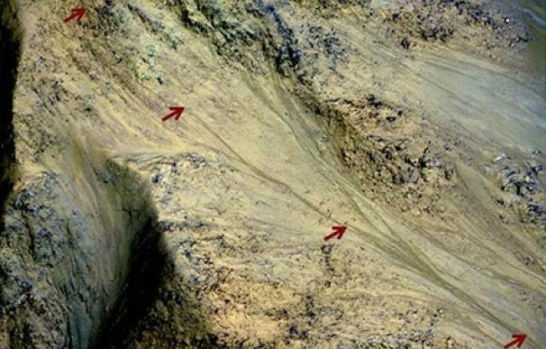 Agua hirviendo, posible causa de los extraños 'dibujos' en las laderas de Marte