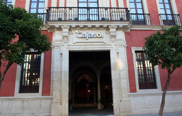 Cajasol envía su oferta a Nomura para pujar por CajaSur