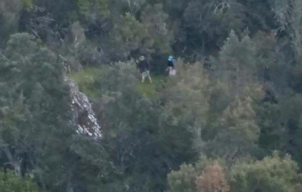 Rescatados dos senderistas perdidos en el paraje Valdesotella de Aroche