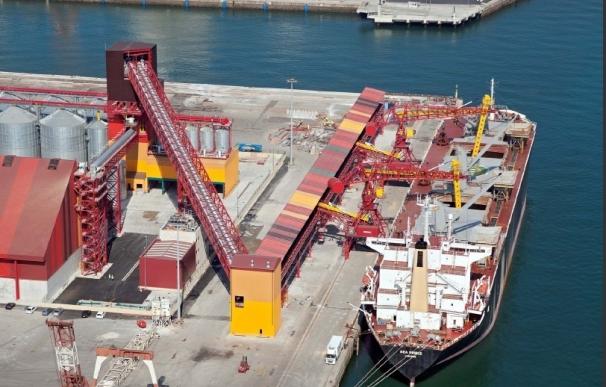 Los puertos españoles como Santander ofrecen en Europa su mayor mercado y su solución para movimiento de mercancías