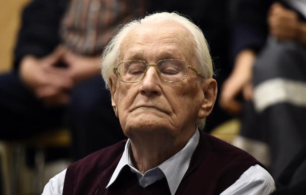 El 'guarda de Auschwitz', Oskar Groening, en el momento de escuchar el veredicto