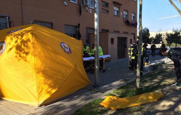 Herida muy grave una joven tras recibir cuatro puñaladas y caer por una ventana en Madrid