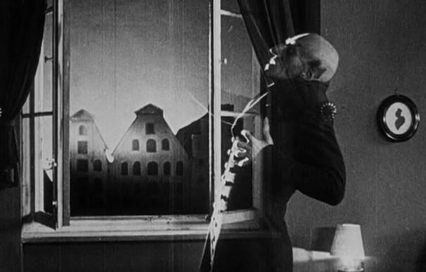 Profanan la tumba de F.W. Murnau, legendario director de Nosferatu, y roban su cabeza