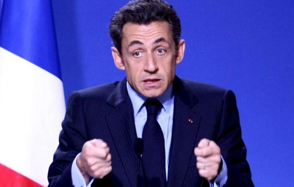 Sarkozy intenta desactivar un conflicto social para reformar las pensiones