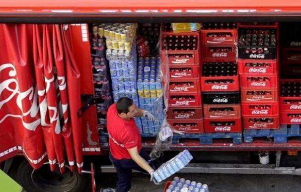 Coca Cola frena la fabricación de sus productos en Venezuela.