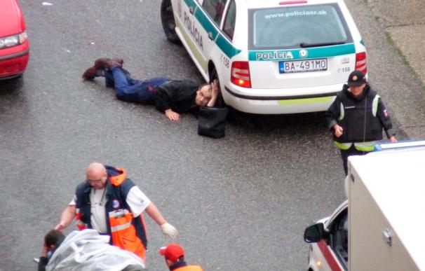 Siete fallecidos en la matanza a tiros de una familia en Bratislava en extrañas circunstancias