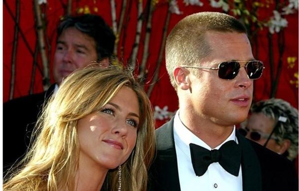Brad Pitt y Jennifer Aniston se mensajean sin cesar desde el cumpleaños de ella y el divorcio de él