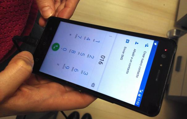 La compañía española BQ diseña una solución para que la llamada al 016 no deje huella en el móvil