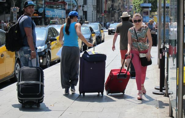Catalunya recibió 4,2 millones de turistas internacionales hasta abril, un 6,2% más